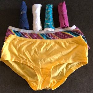 FREE w/ Bundle-Hanes Hipster Underwear